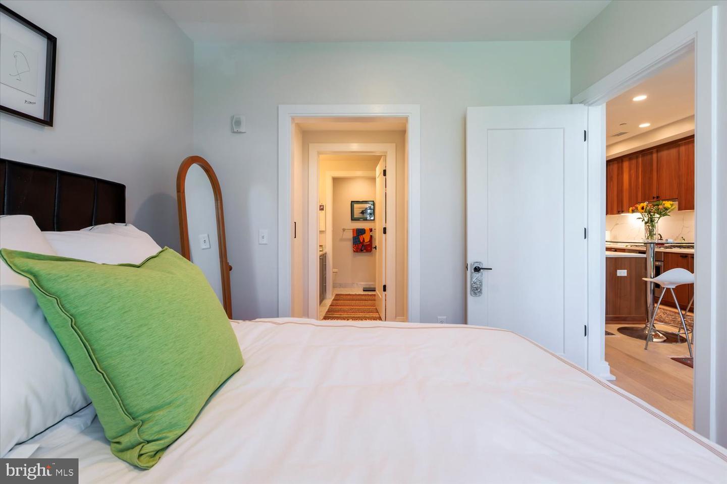 1111 Pennsylvania Ave SE #205