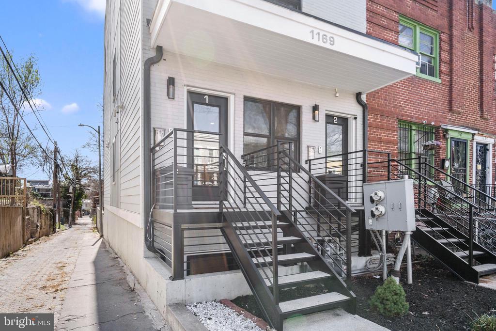 1169 Neal St NE #1