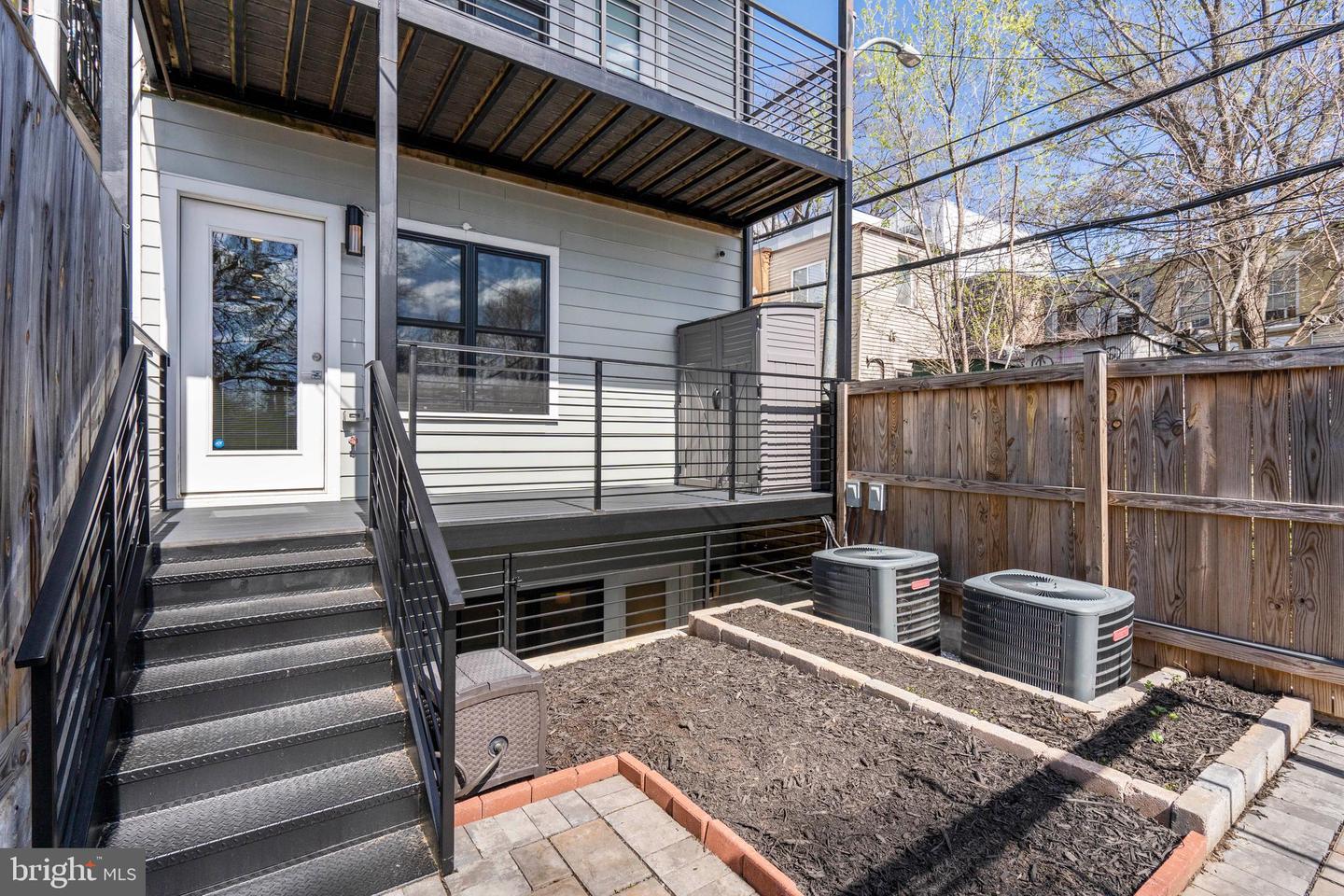 1169 Neal St NE #1