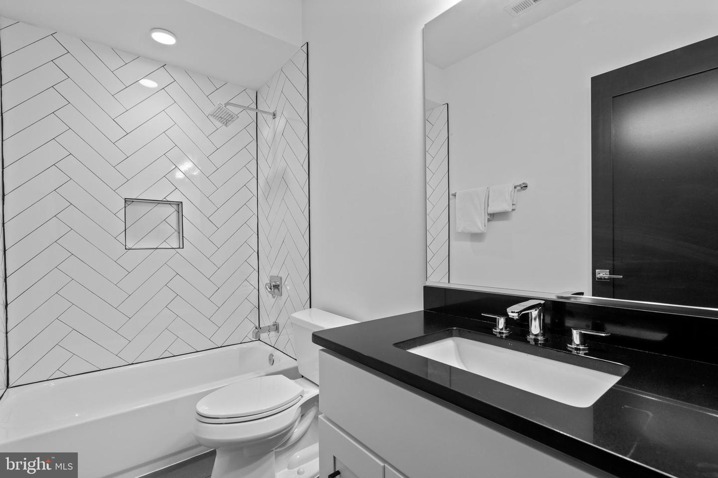 1169 Neal St NE #1