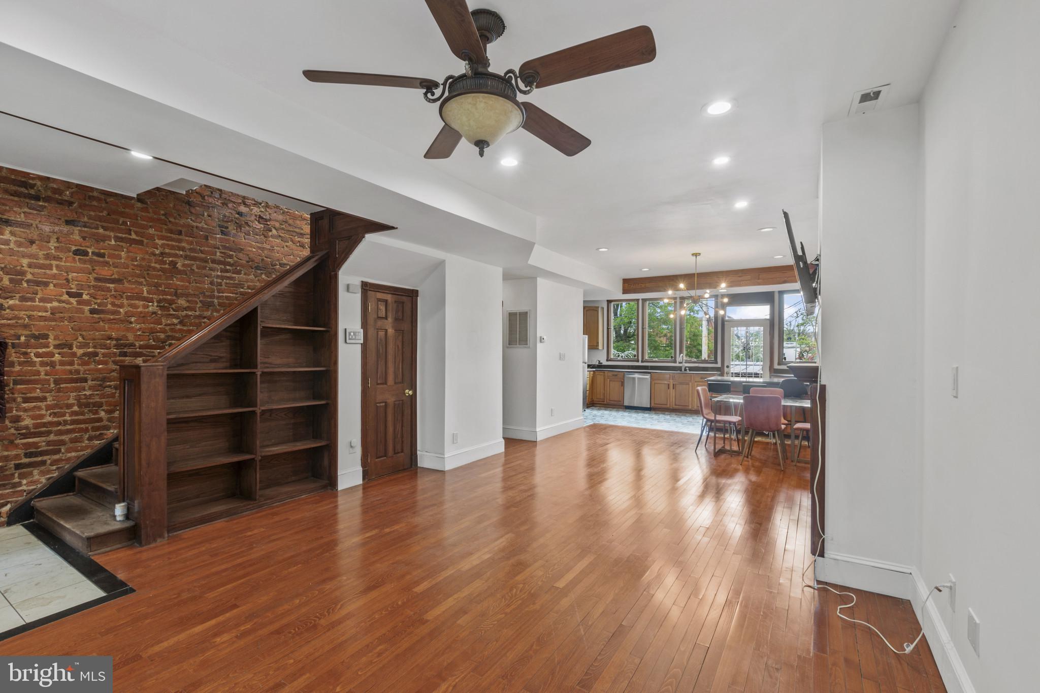 1004 IRVING ST NW