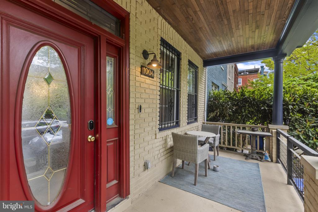 1004 IRVING ST NW