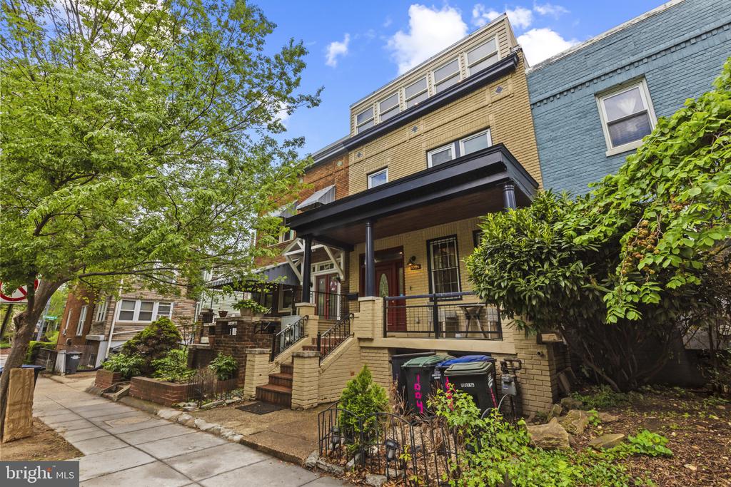 1004 IRVING ST NW
