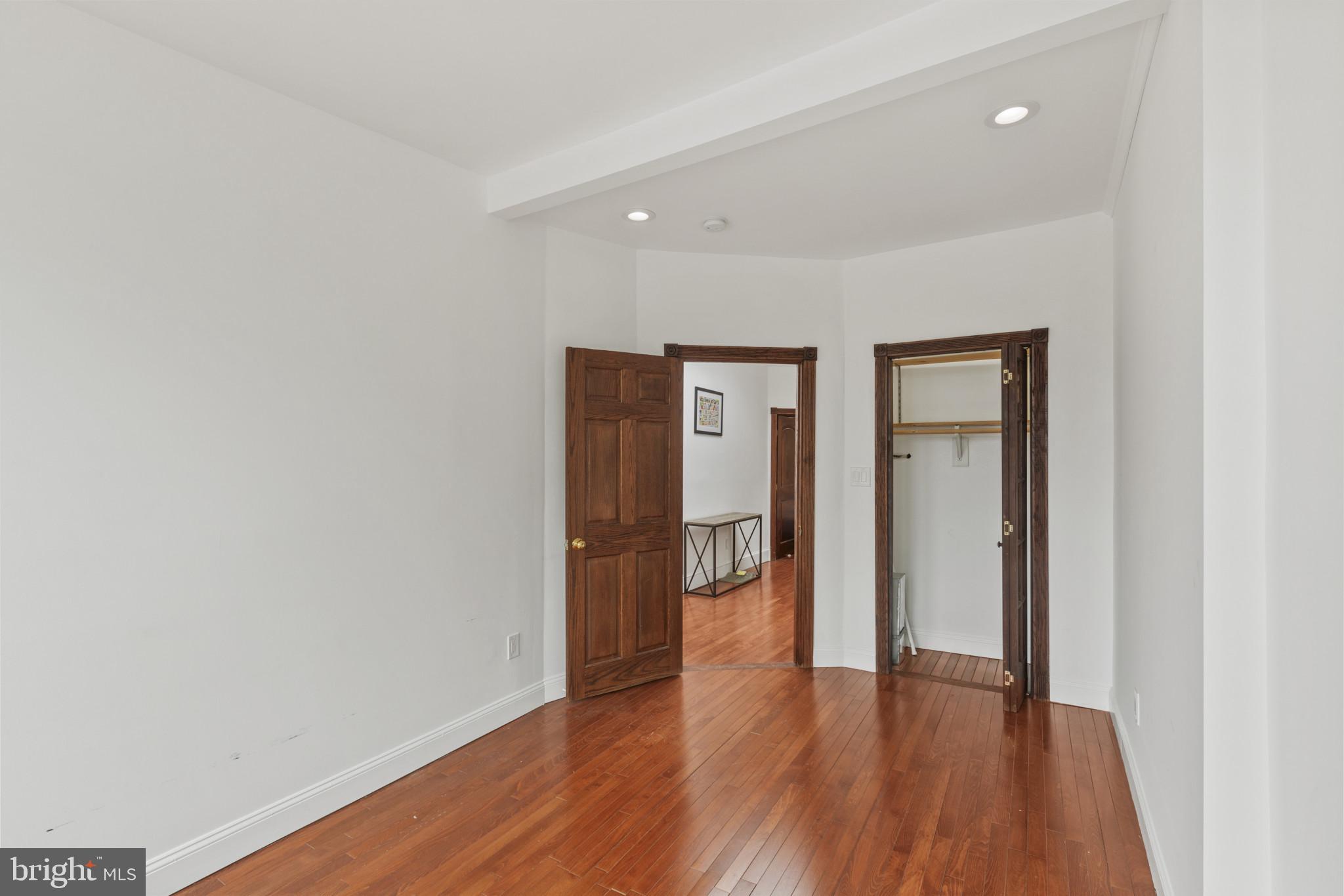 1004 IRVING ST NW