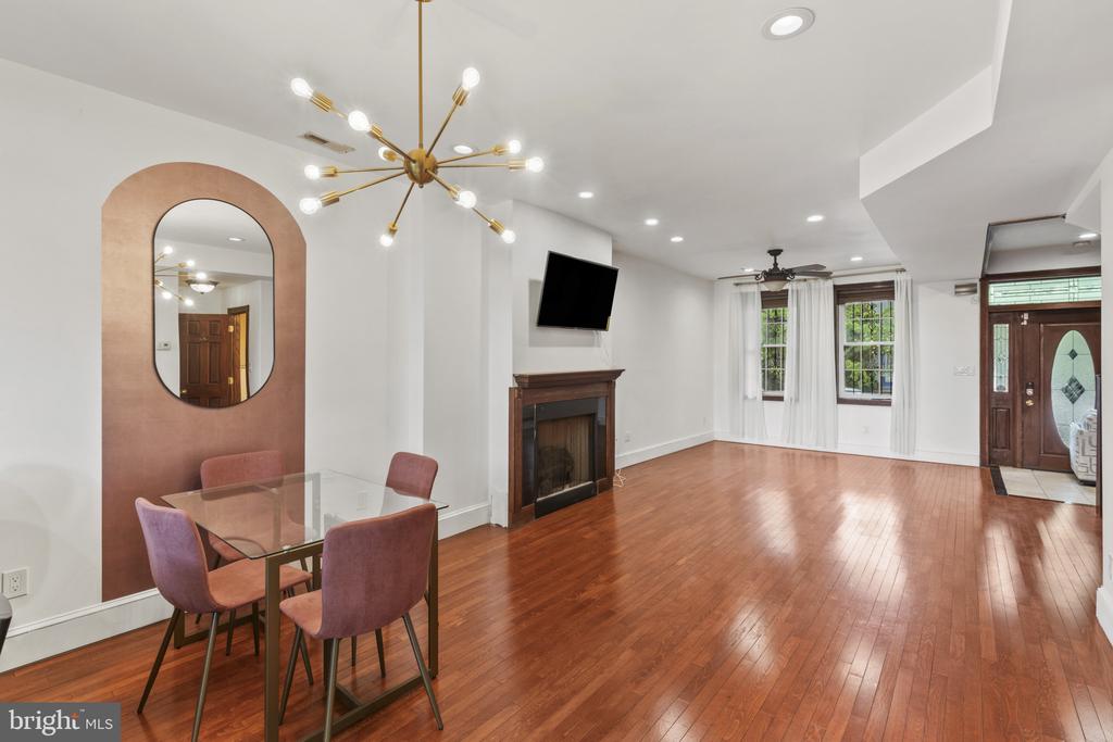 1004 IRVING ST NW