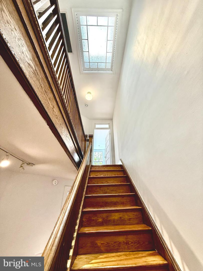 108 3rd St NE