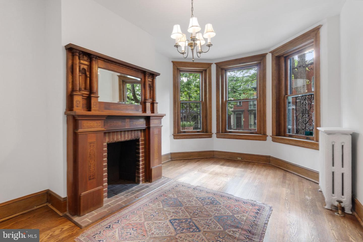 108 3rd St NE