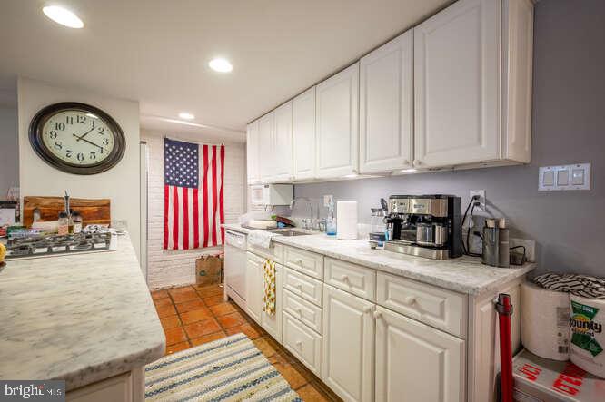 108 3rd St NE