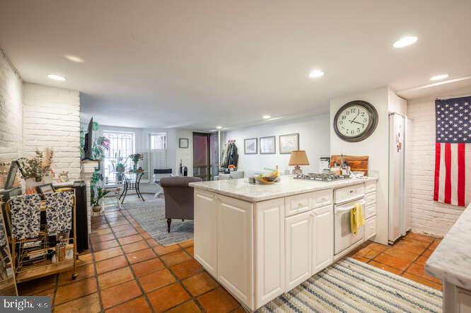 108 3rd St NE