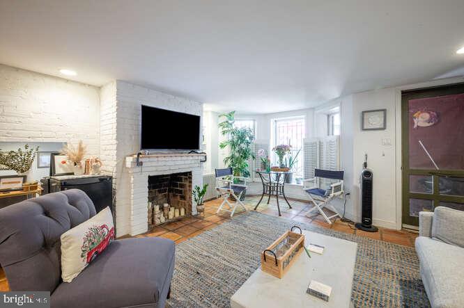 108 3rd St NE