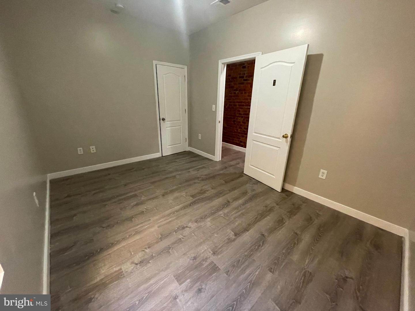 302 V ST NE
