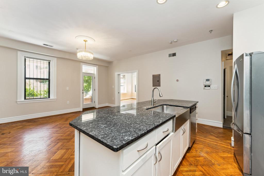 1419 Clifton St NW #101