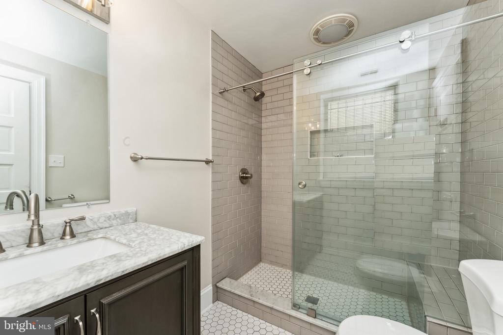 1419 Clifton St NW #101
