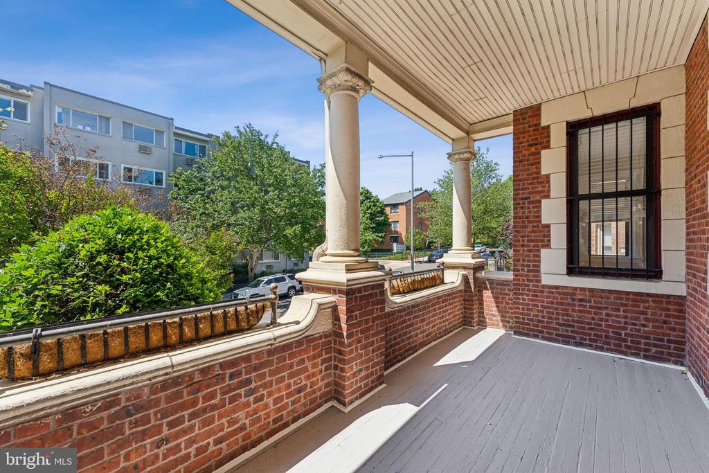 1419 Clifton St NW #101