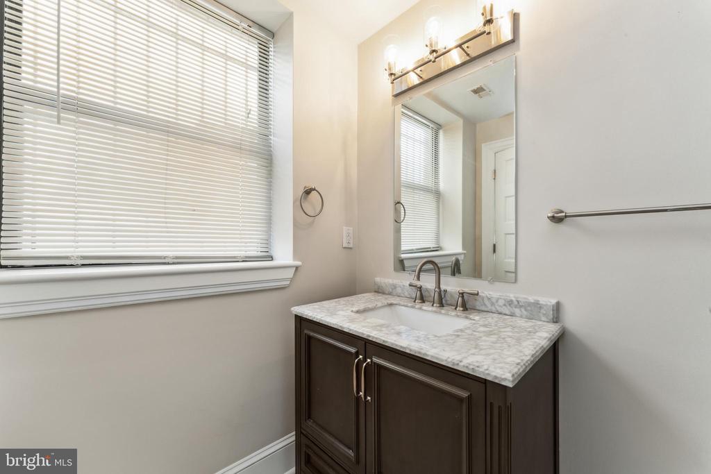 1419 Clifton St NW #101