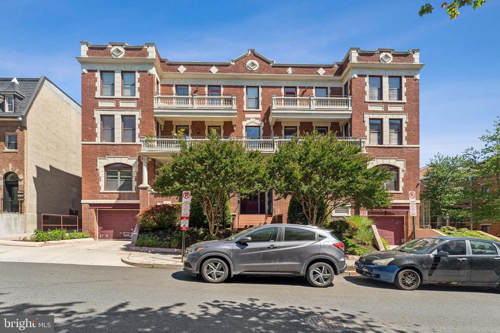 1419 Clifton St NW #101