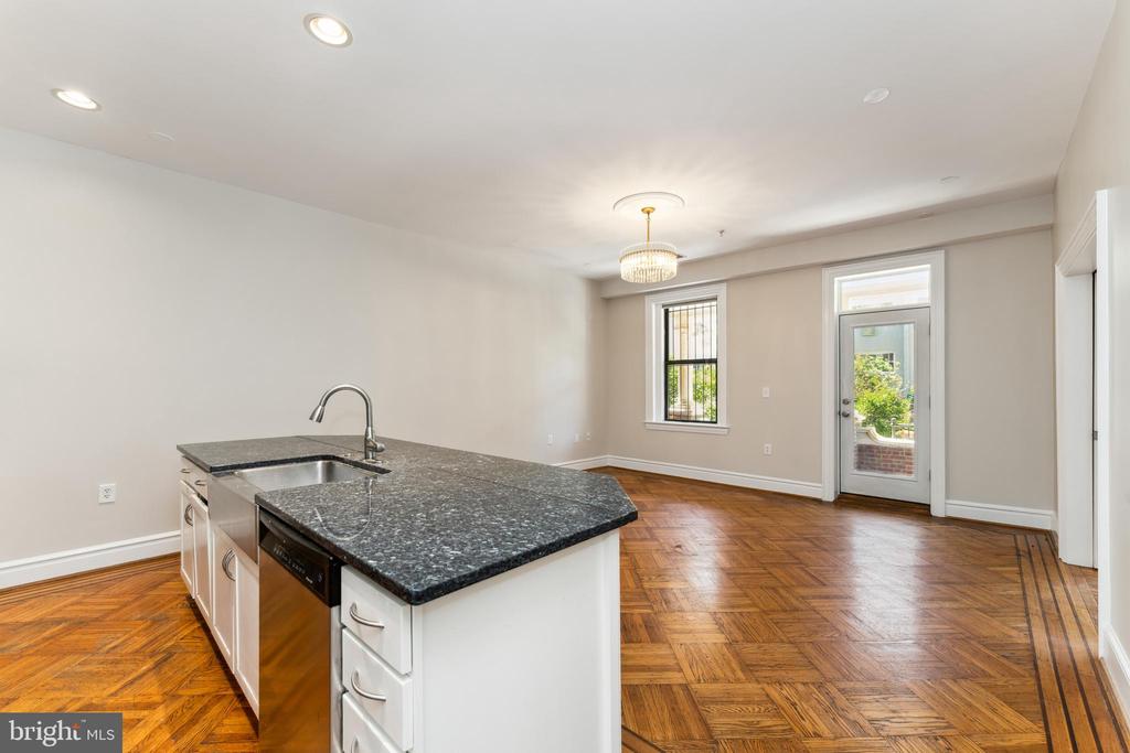 1419 Clifton St NW #101