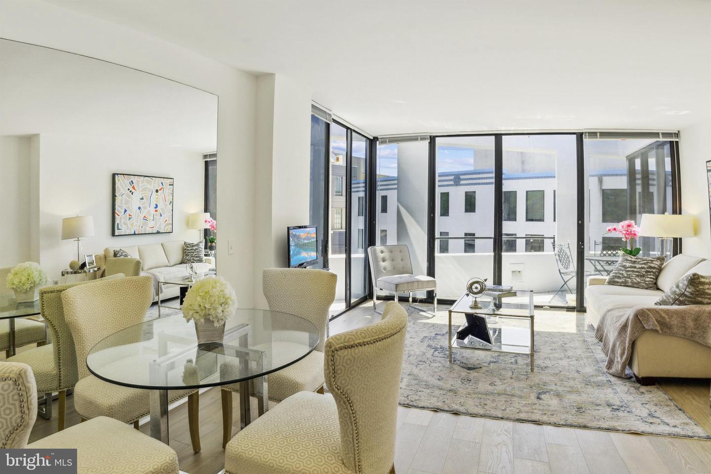 649 C St SE #406