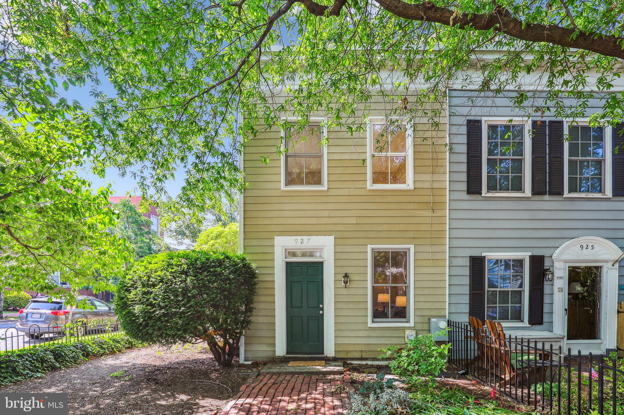 927 G St SE