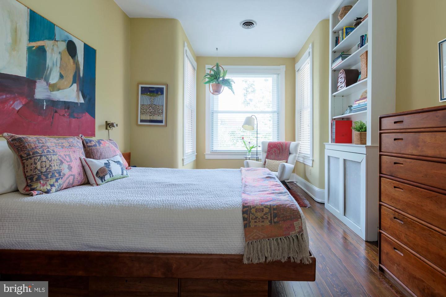 244 8th St SE