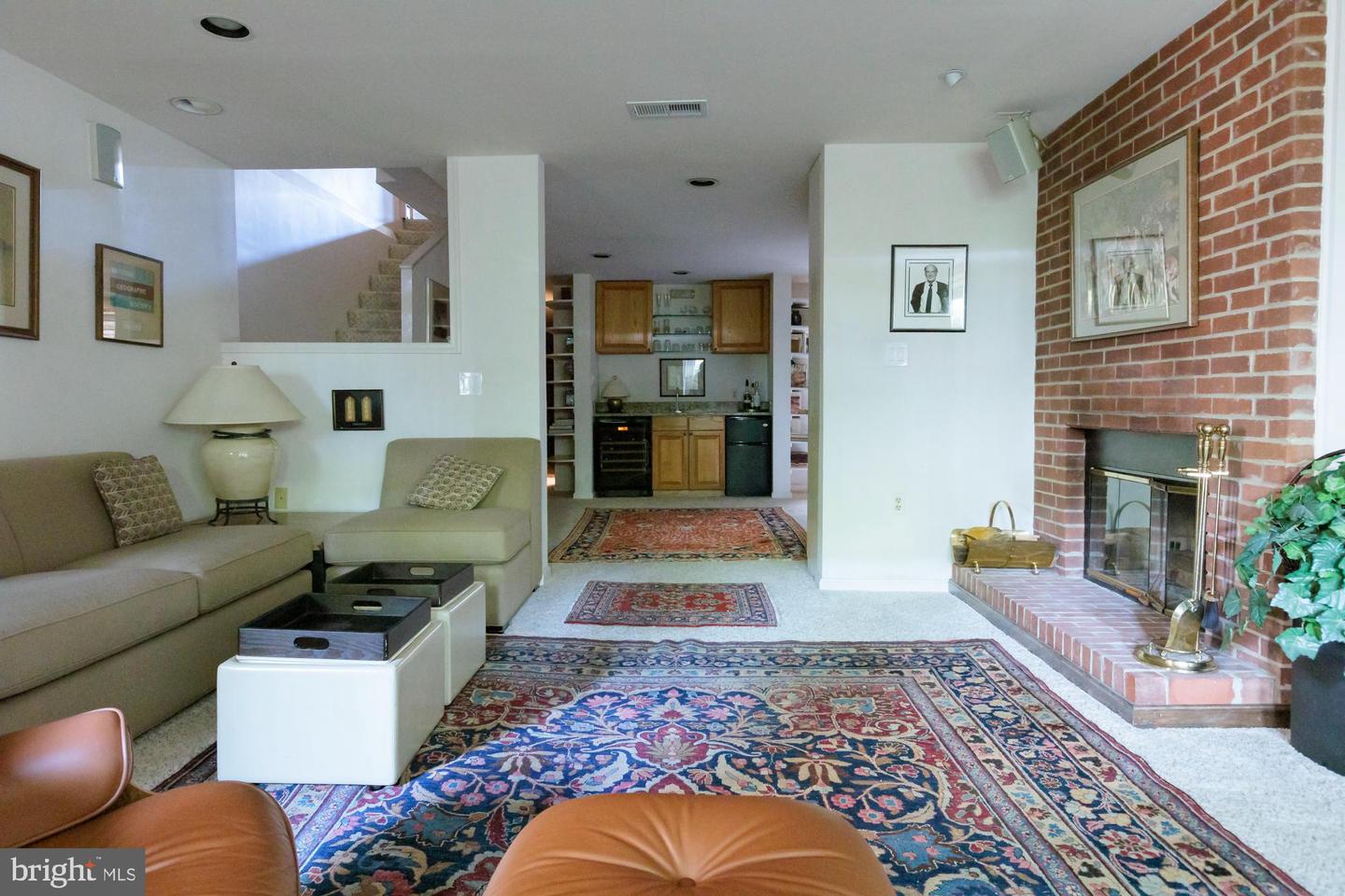244 8th St SE