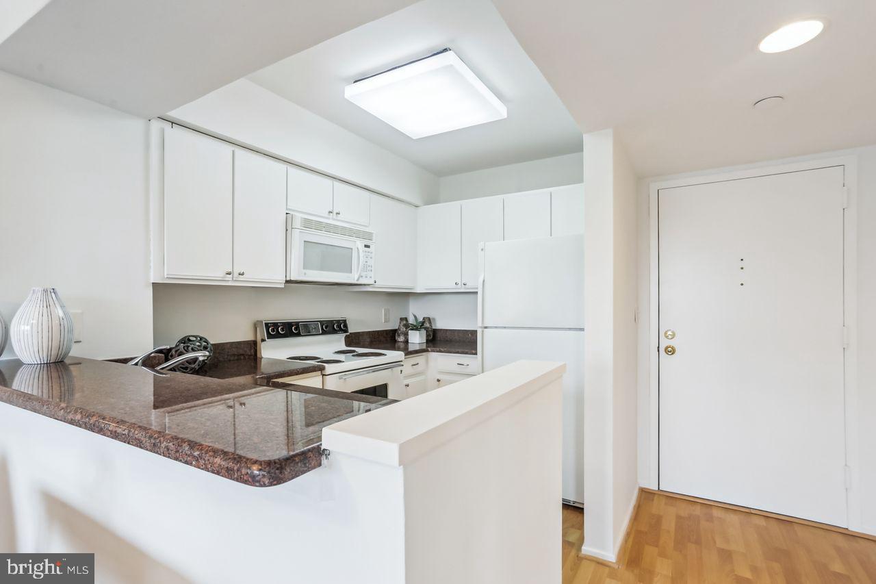 1401 17th St NW #610