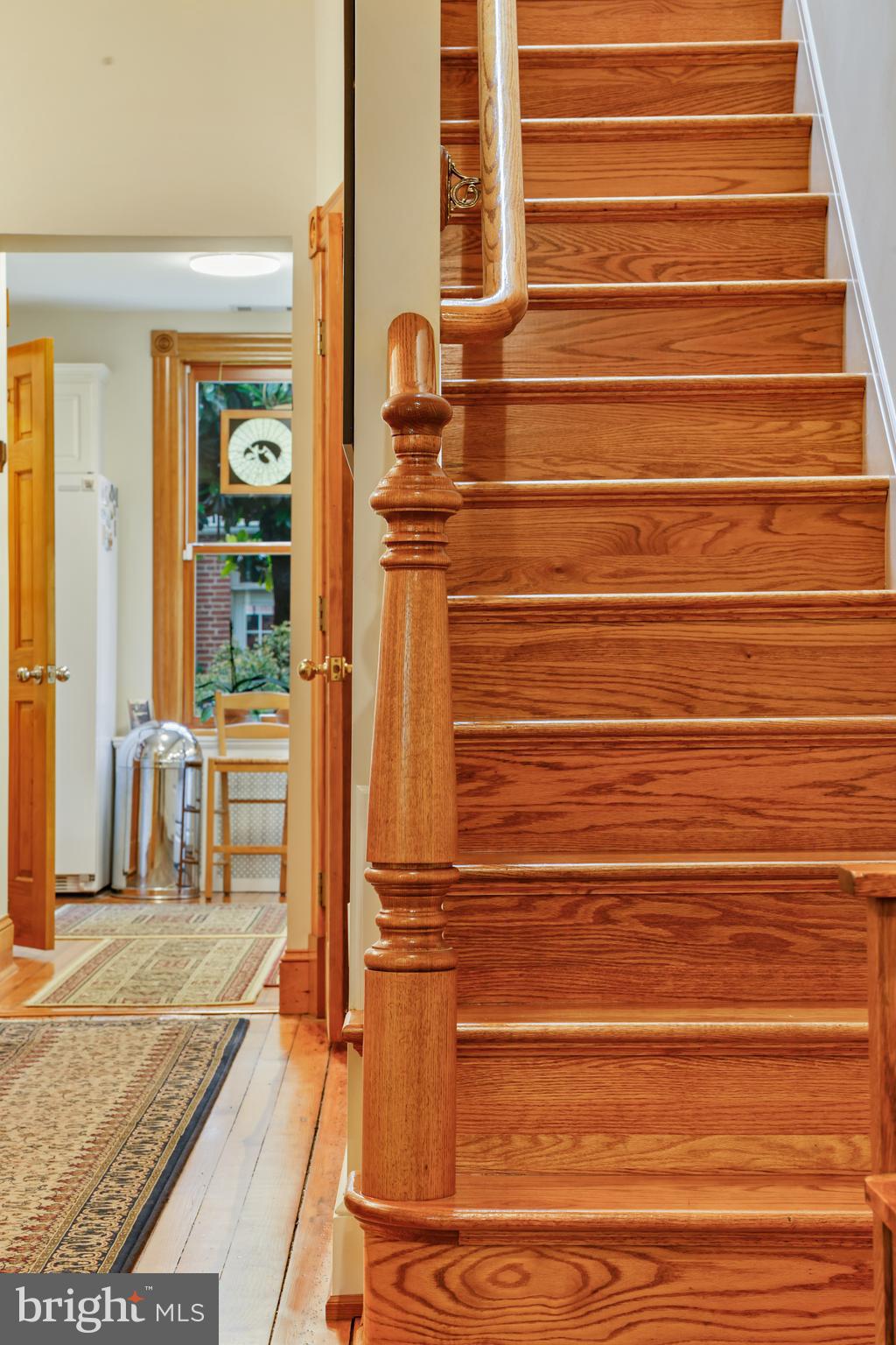 637 Constitution Ave NE