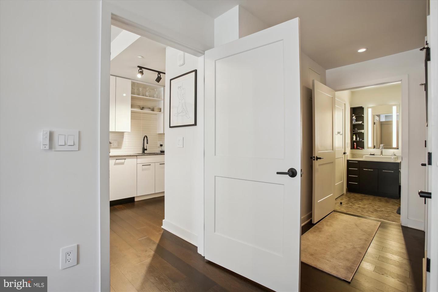 70 N ST SE #N814