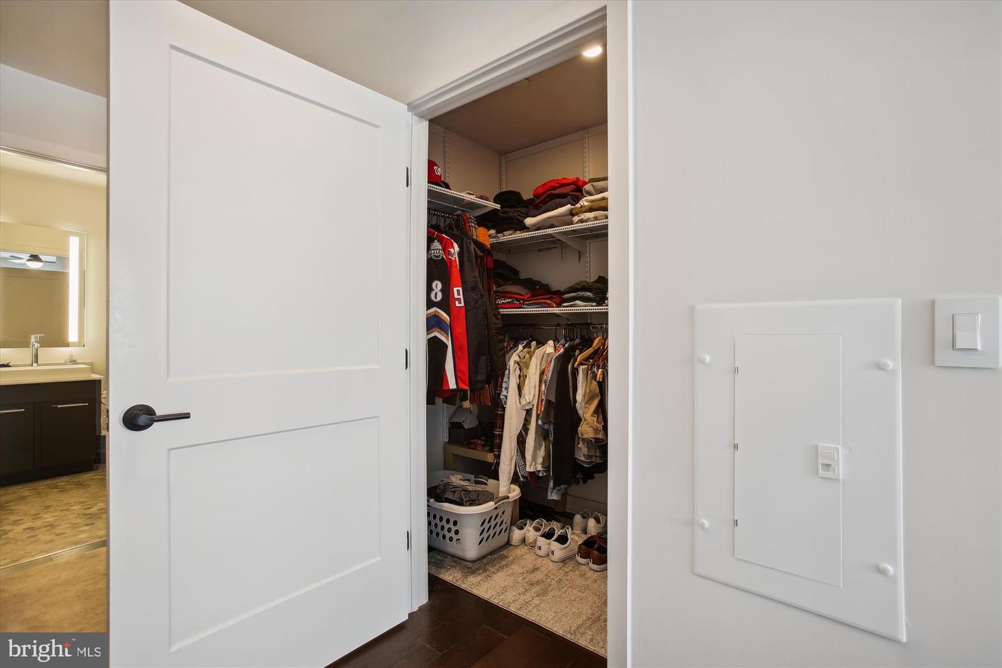 70 N ST SE #N814
