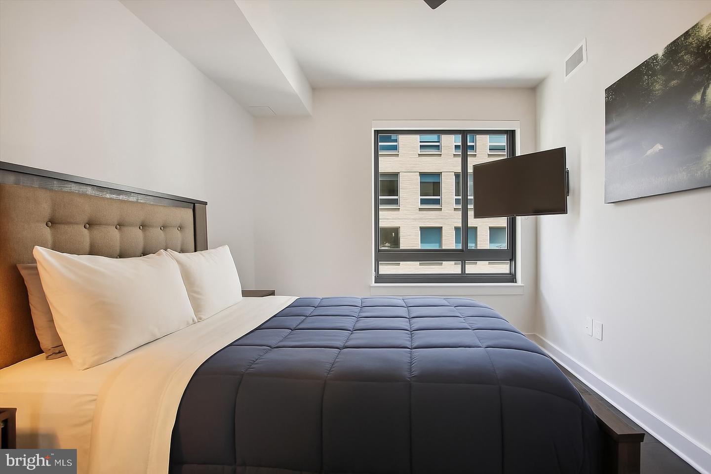 70 N ST SE #N814