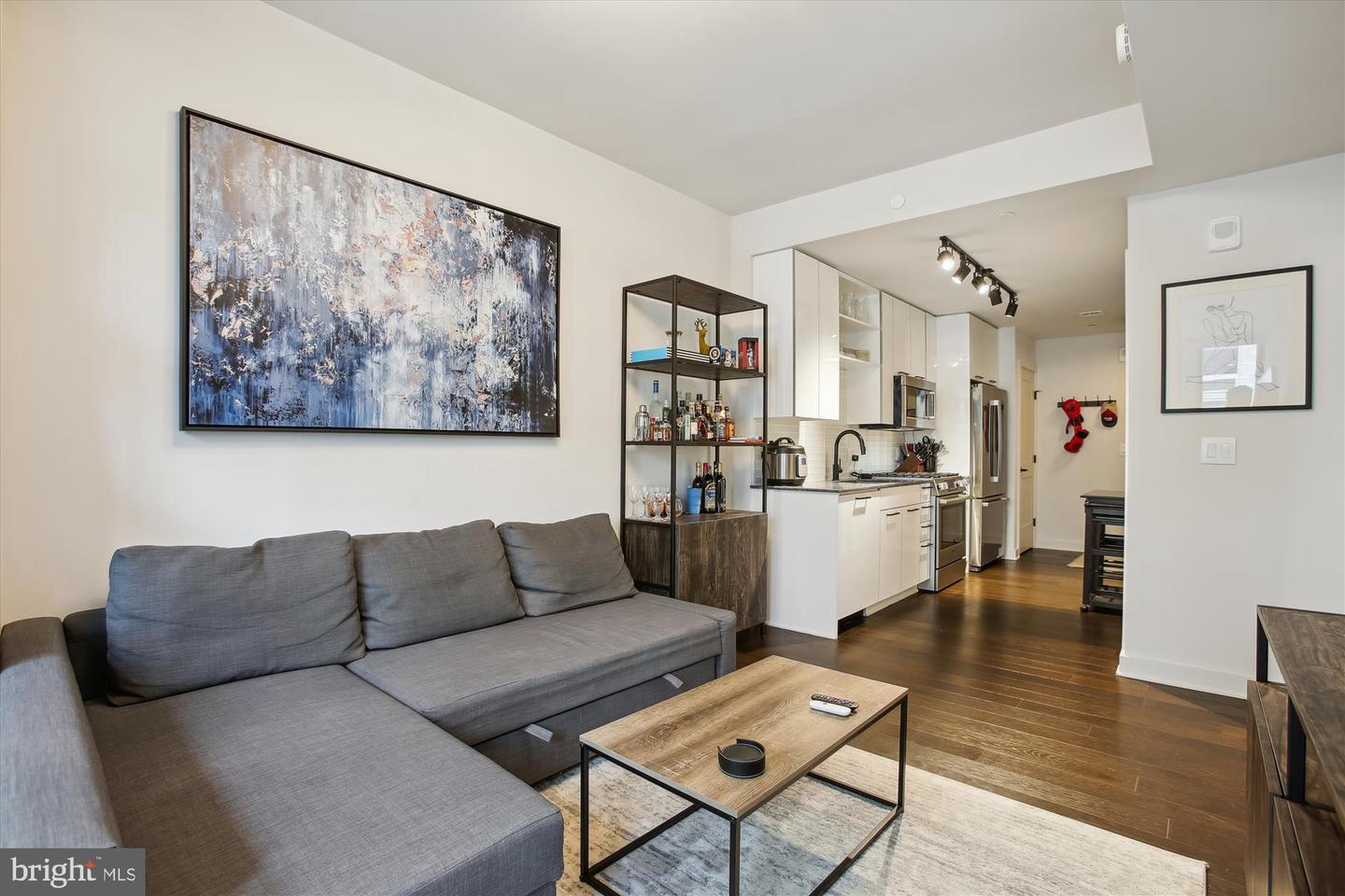 70 N ST SE #N814