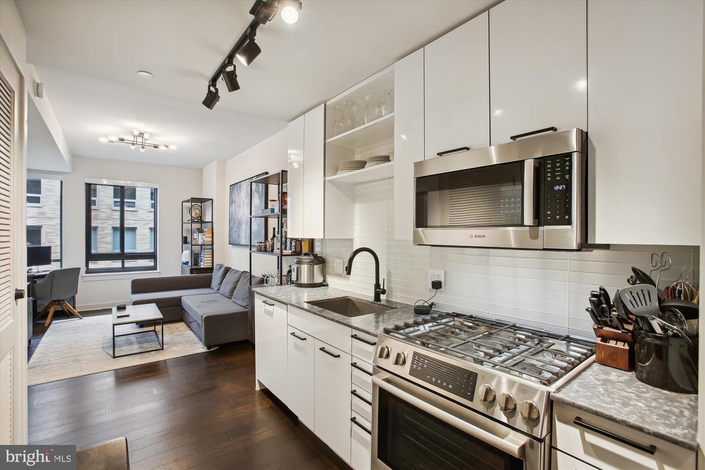 70 N ST SE #N814