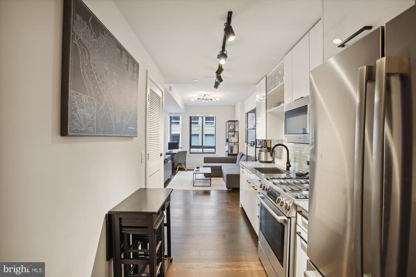 70 N ST SE #N814
