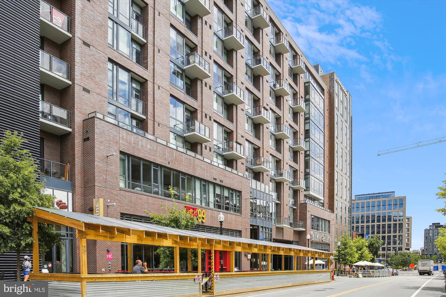 70 N ST SE #N814