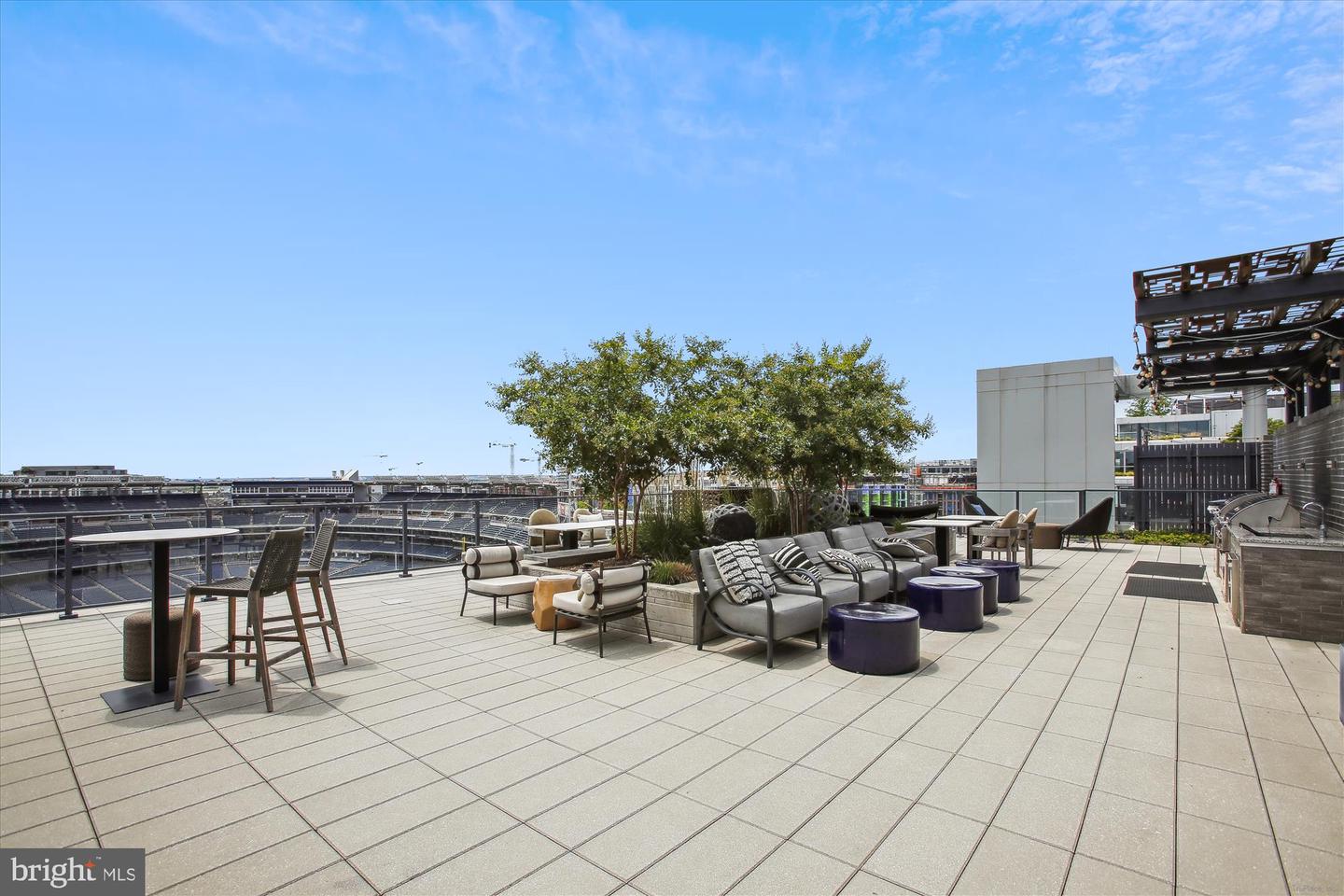 70 N ST SE #N814