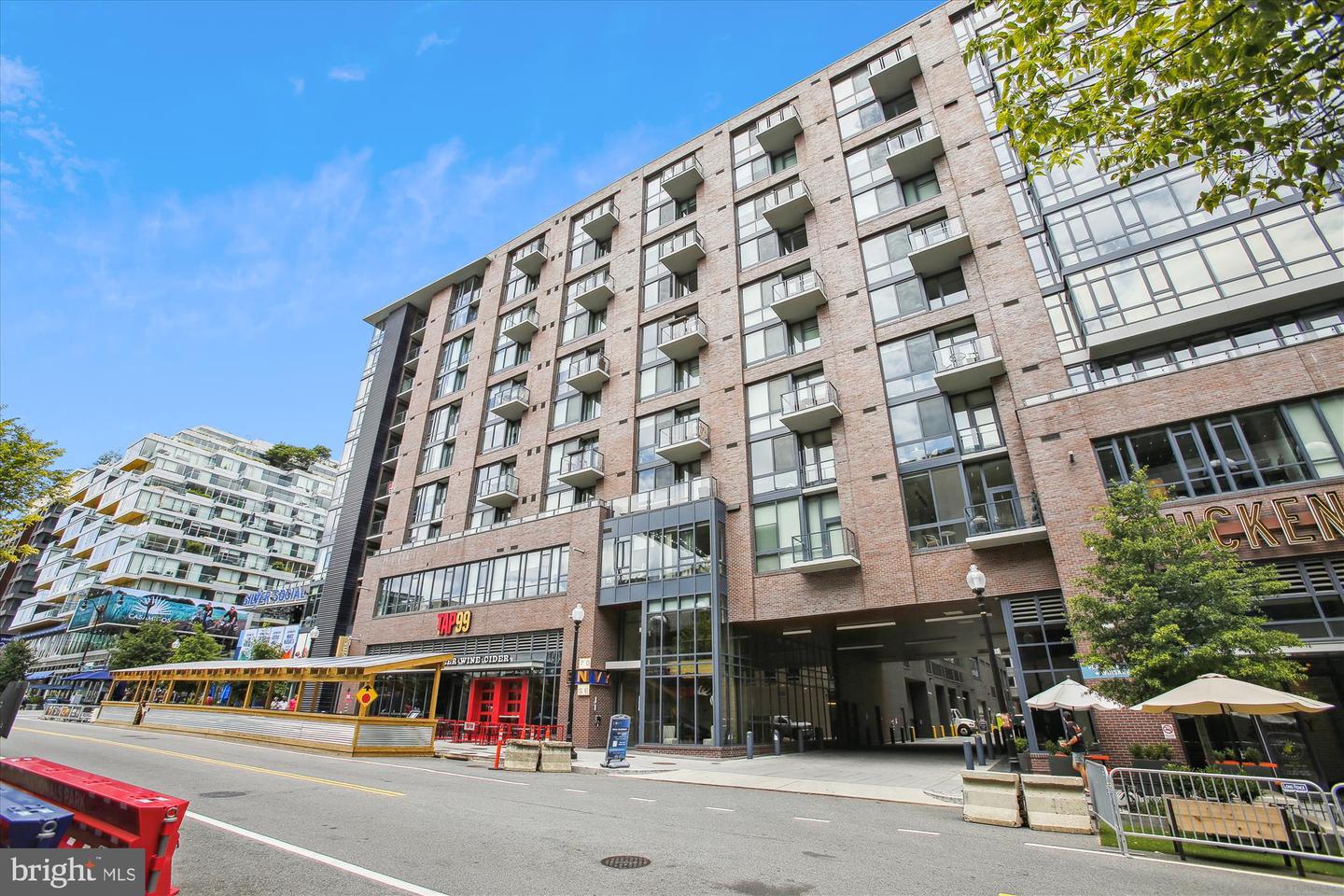 70 N ST SE #N814