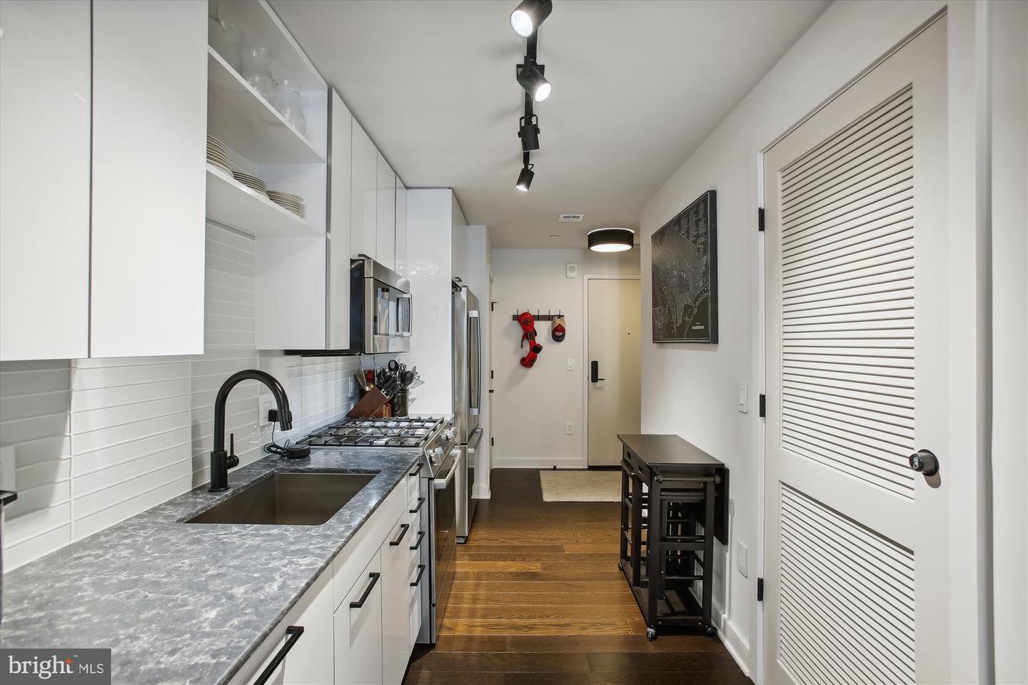 70 N ST SE #N814