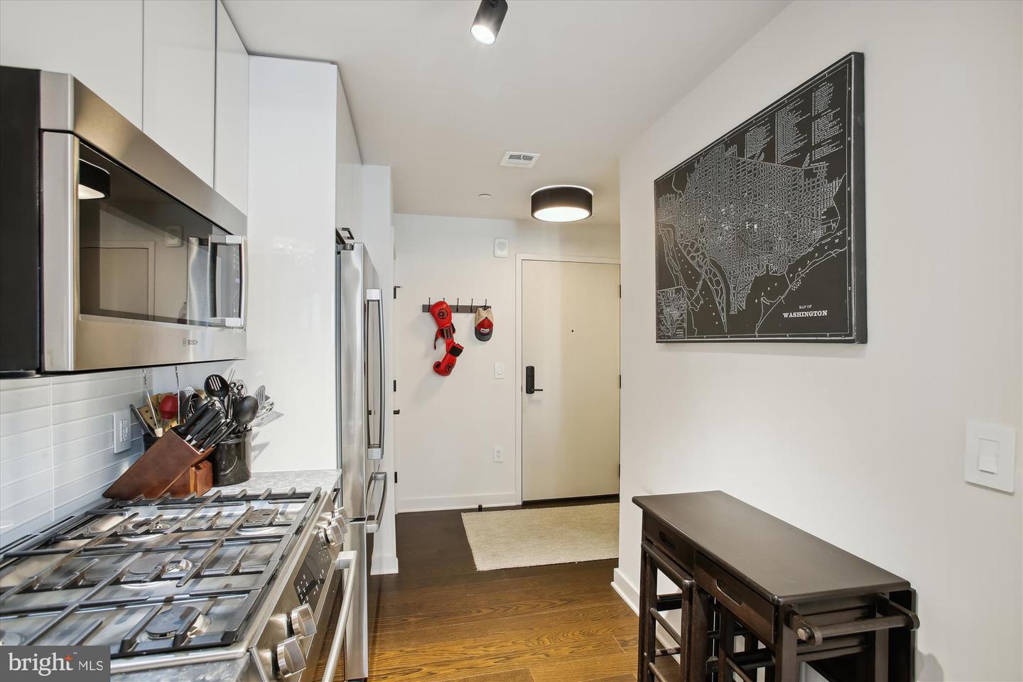 70 N ST SE #N814