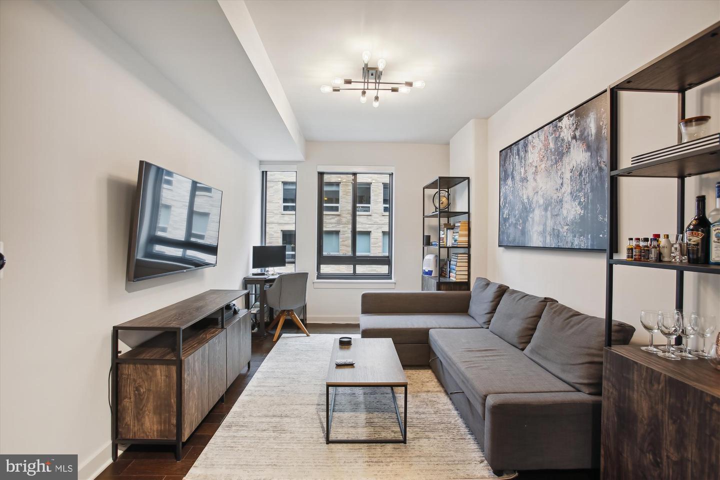 70 N ST SE #N814
