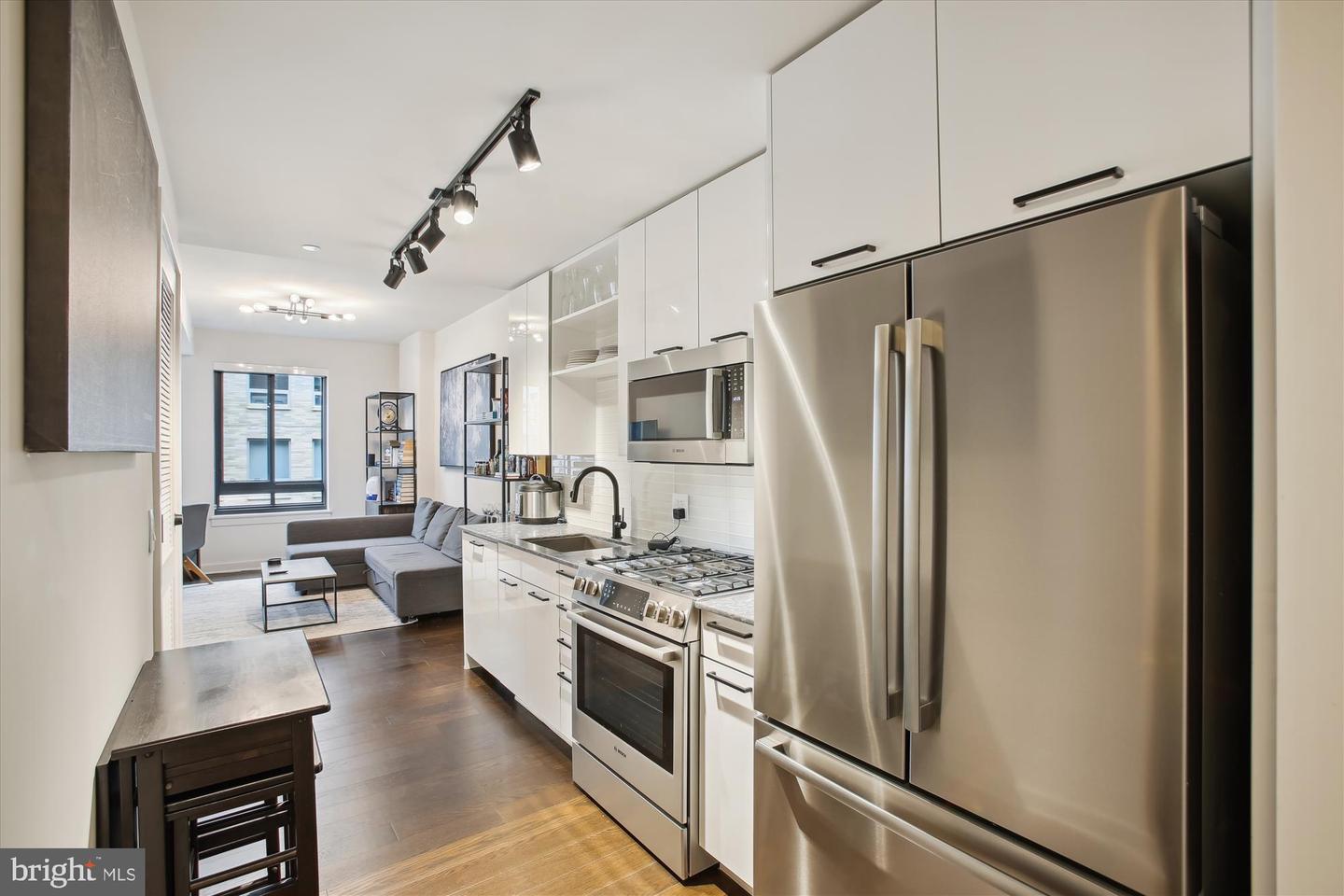 70 N ST SE #N814