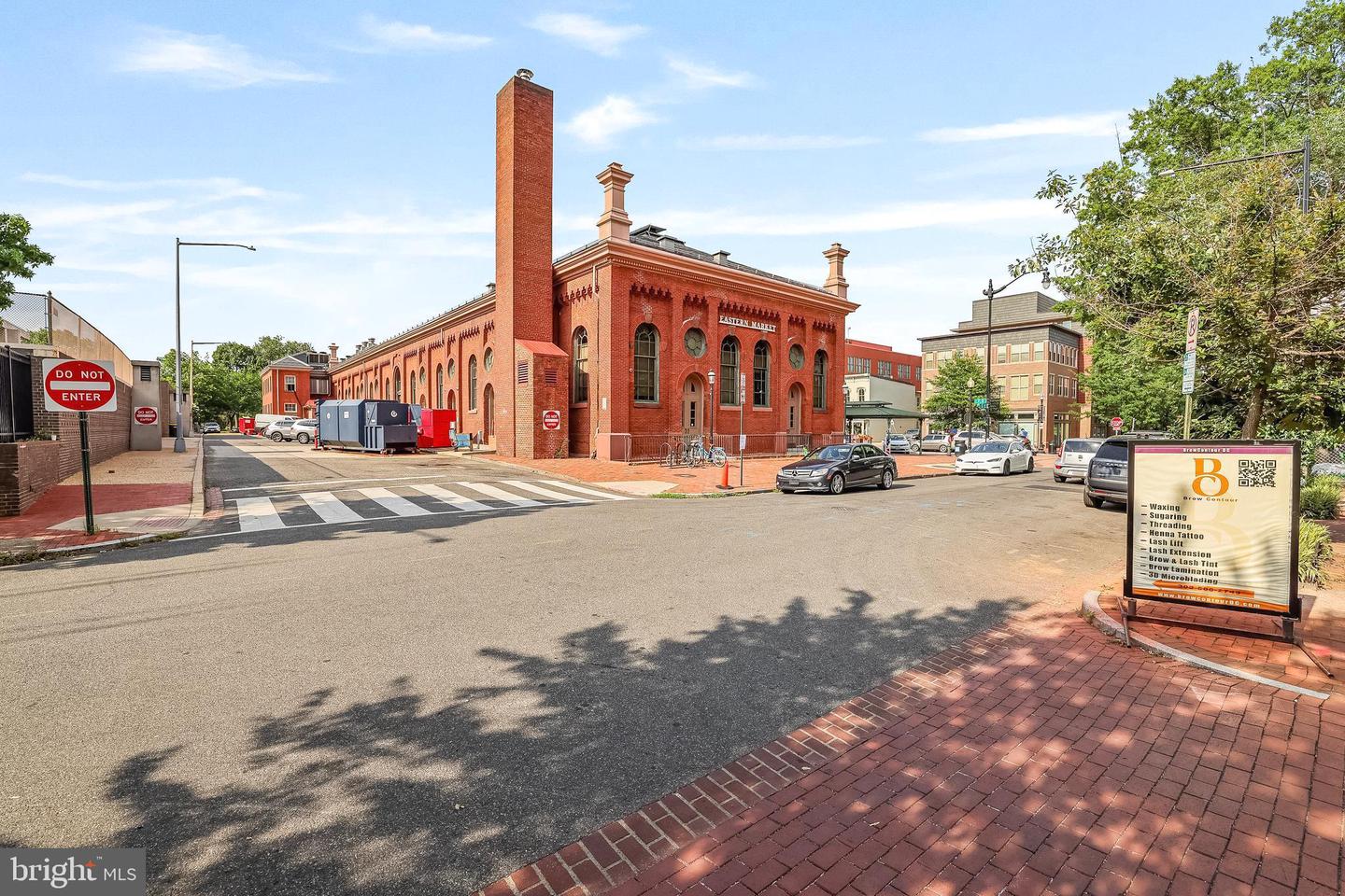 649 C St SE #208