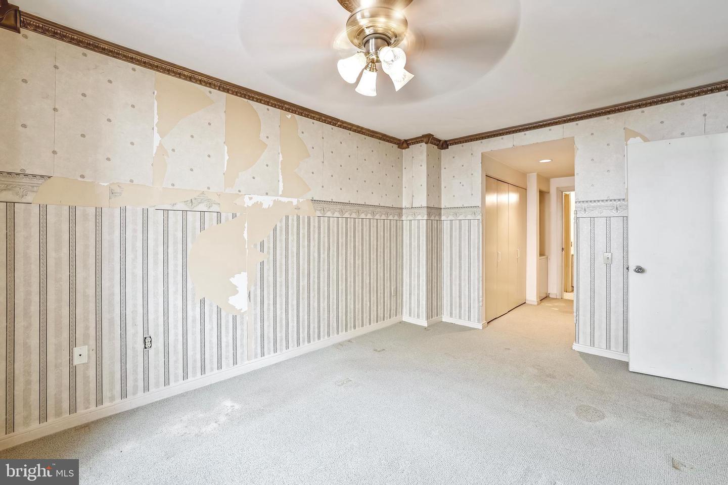 649 C St SE #208