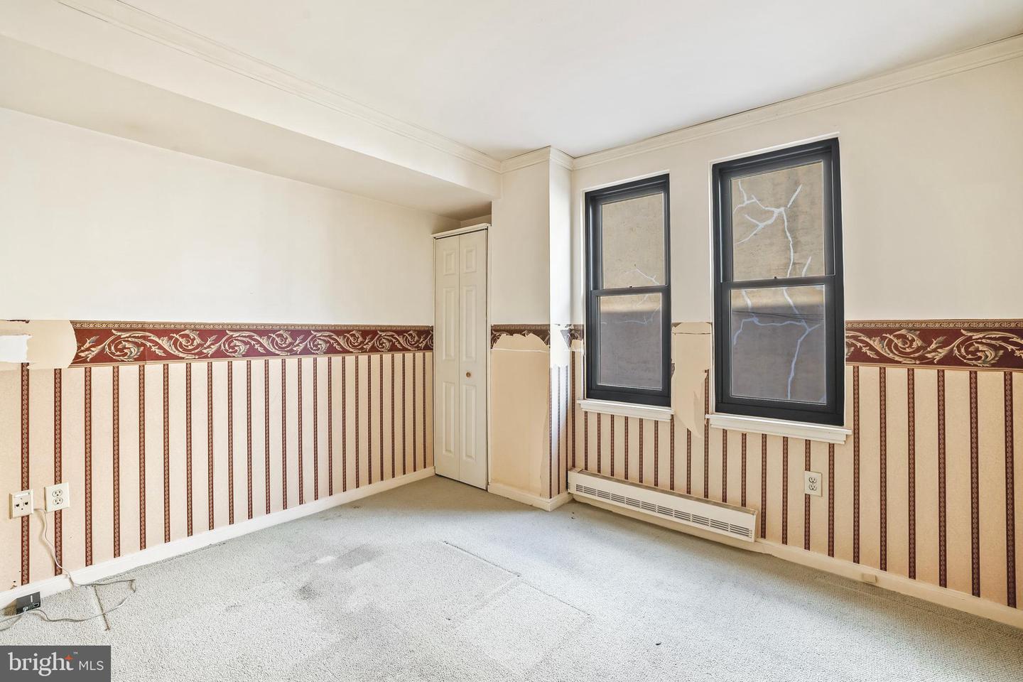 649 C St SE #208