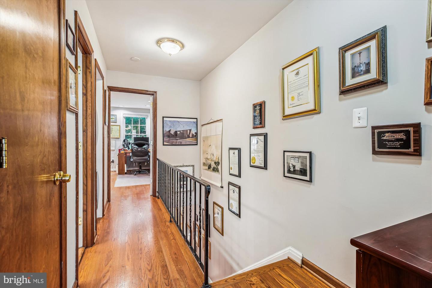 925 G St SE