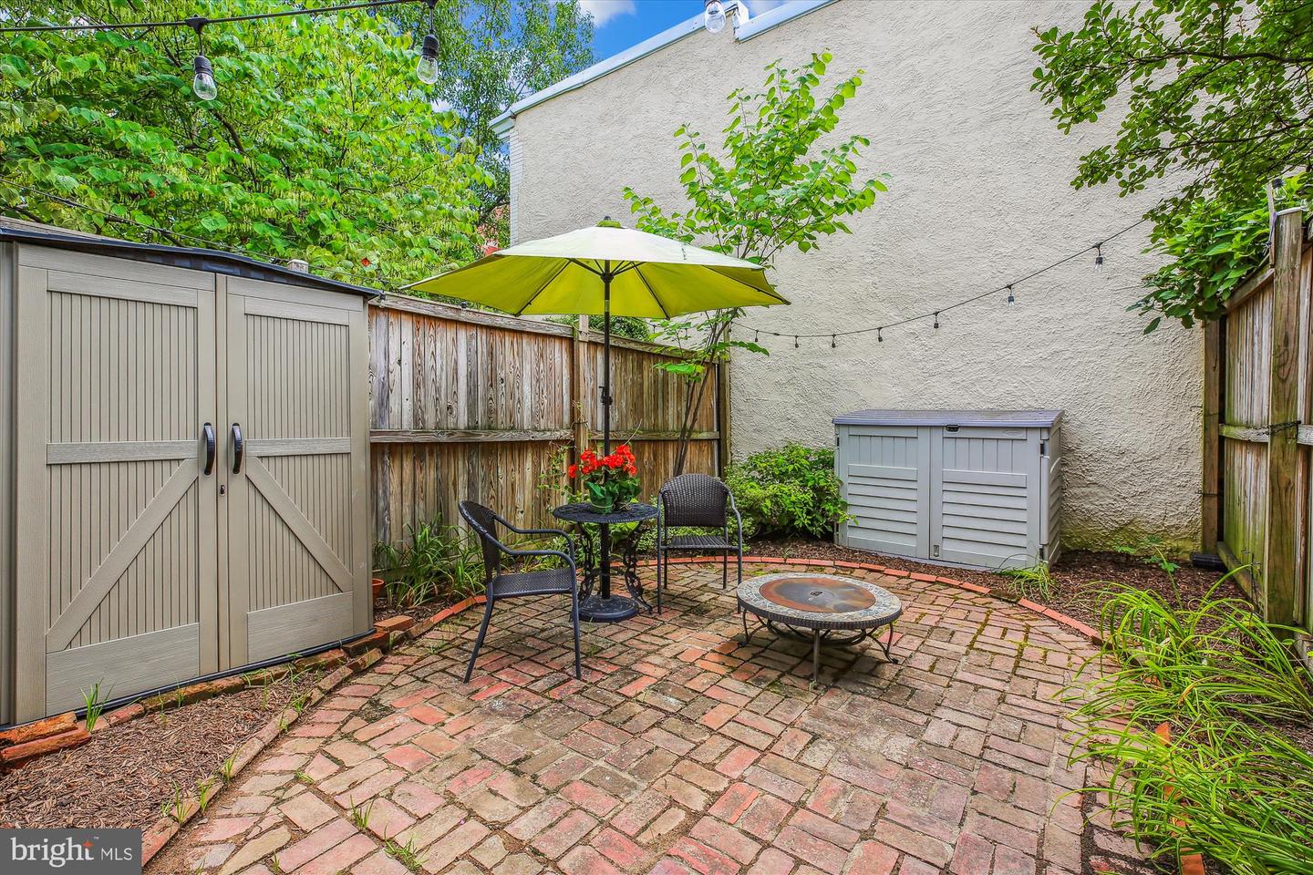 925 G St SE