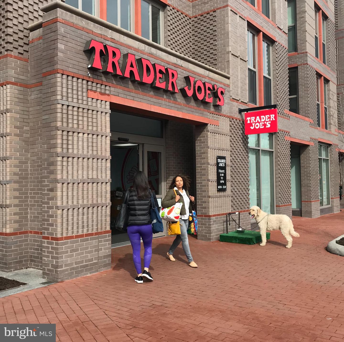 925 G St SE