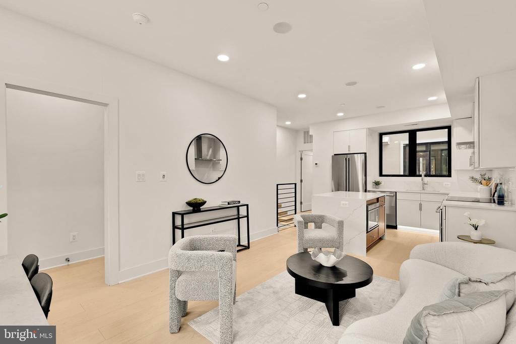 507 L St NE #3b