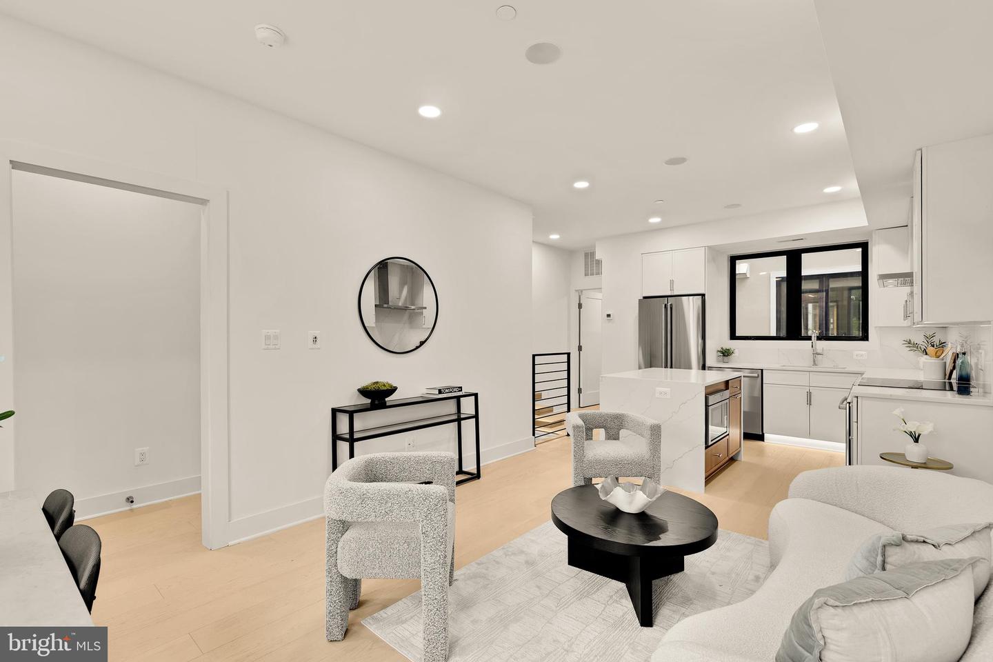 507 L St NE #3b
