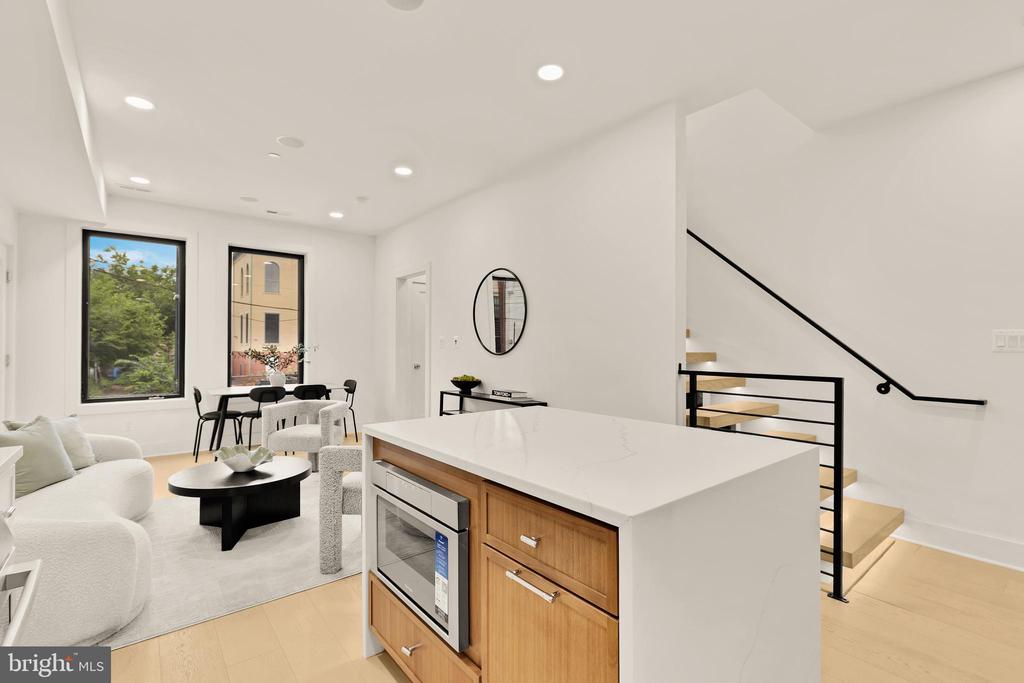 507 L St NE #3b