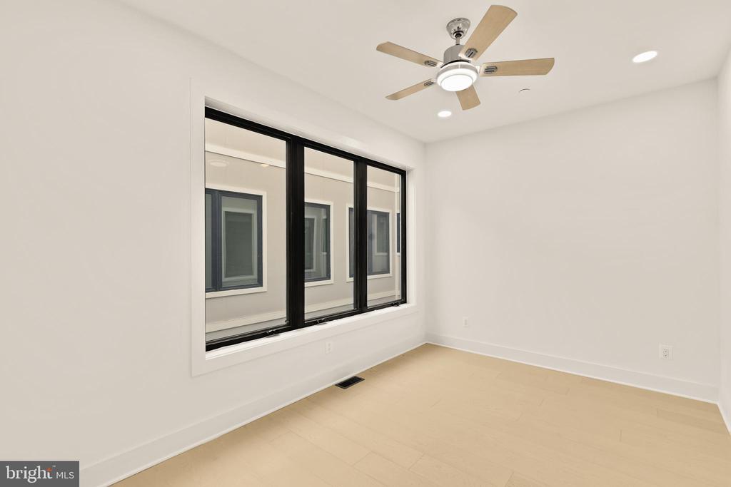 507 L St NE #3b